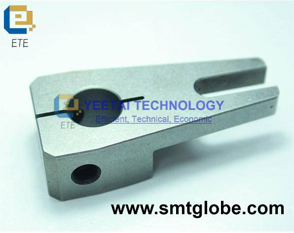 Universal 12516001 FEED ARM RH